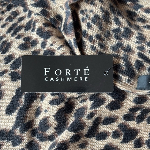 NWT Forte Cashmere Leopard Print Poncho. OS - Picture 4 of 7
